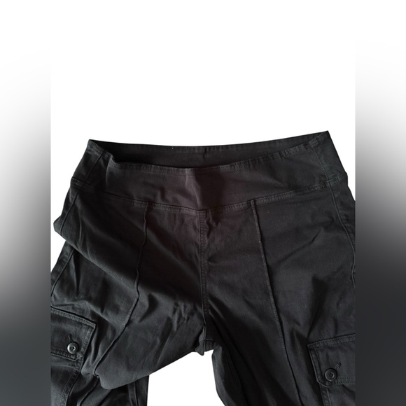 AE Stretch Pull-On High-Waisted Kick
Bootcut Cargo Pant - Picture 7 of 9